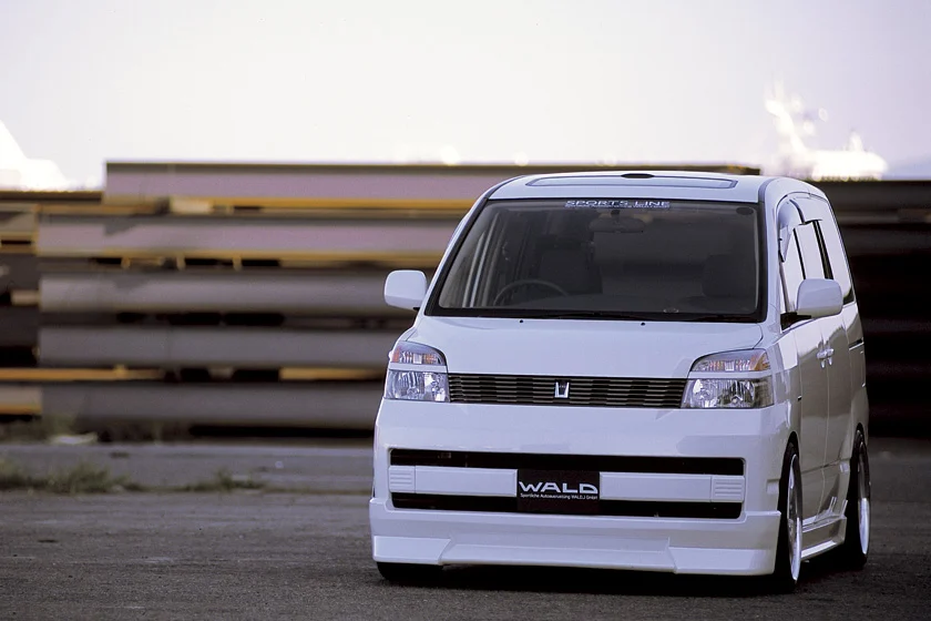 ชุดแต่ง TOYOTA VOXY WALD Japan สปอร์ตไลน์ ภาพ 7