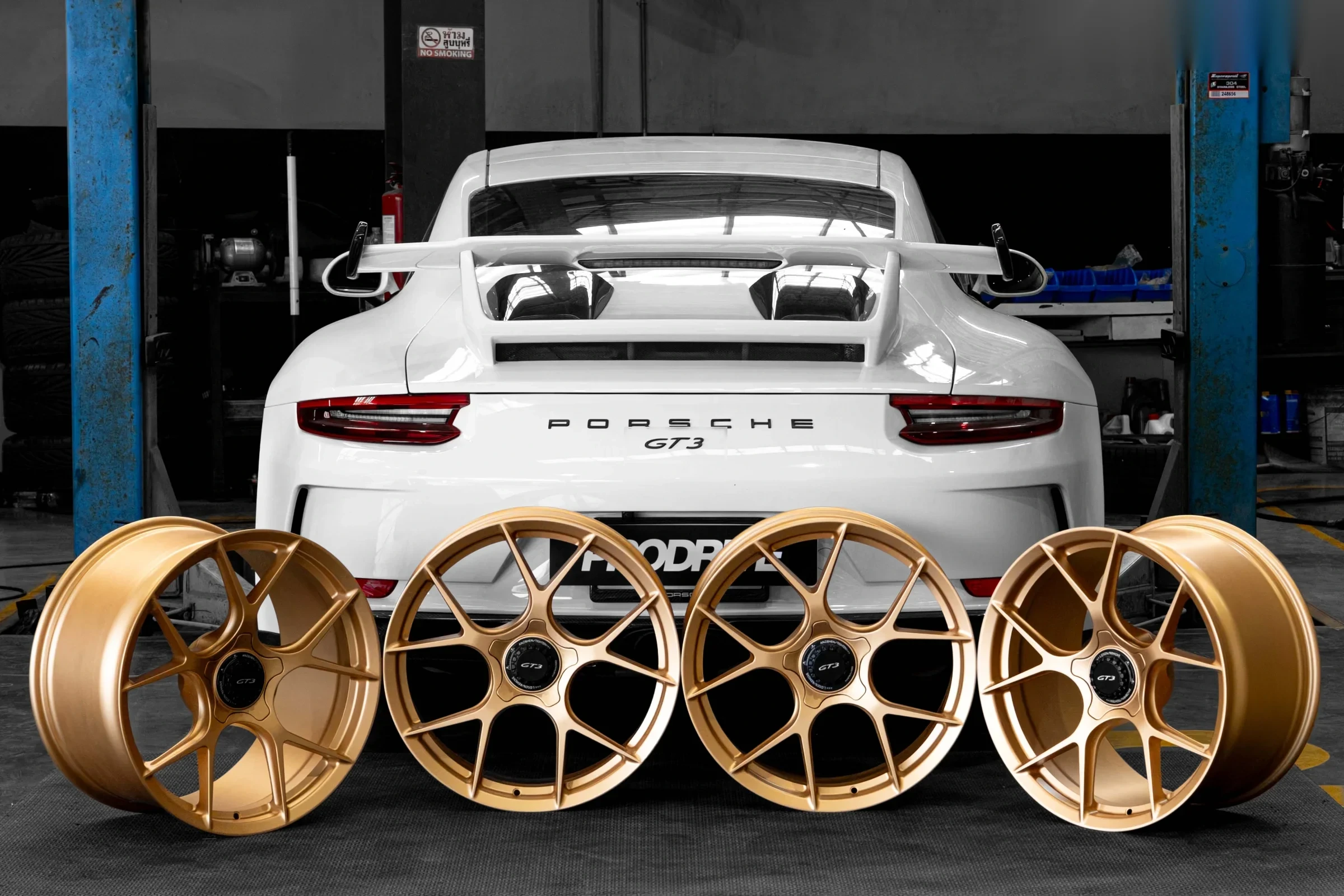 ชุดแต่ง PORSCHE 991.2 SERIES Porsche 991.2 x CNC Custom Forged Wheels 20” x Akrapovic คาร์บอน ดิฟฟิวเซอร์ Prodrive Shop ภาพ 14