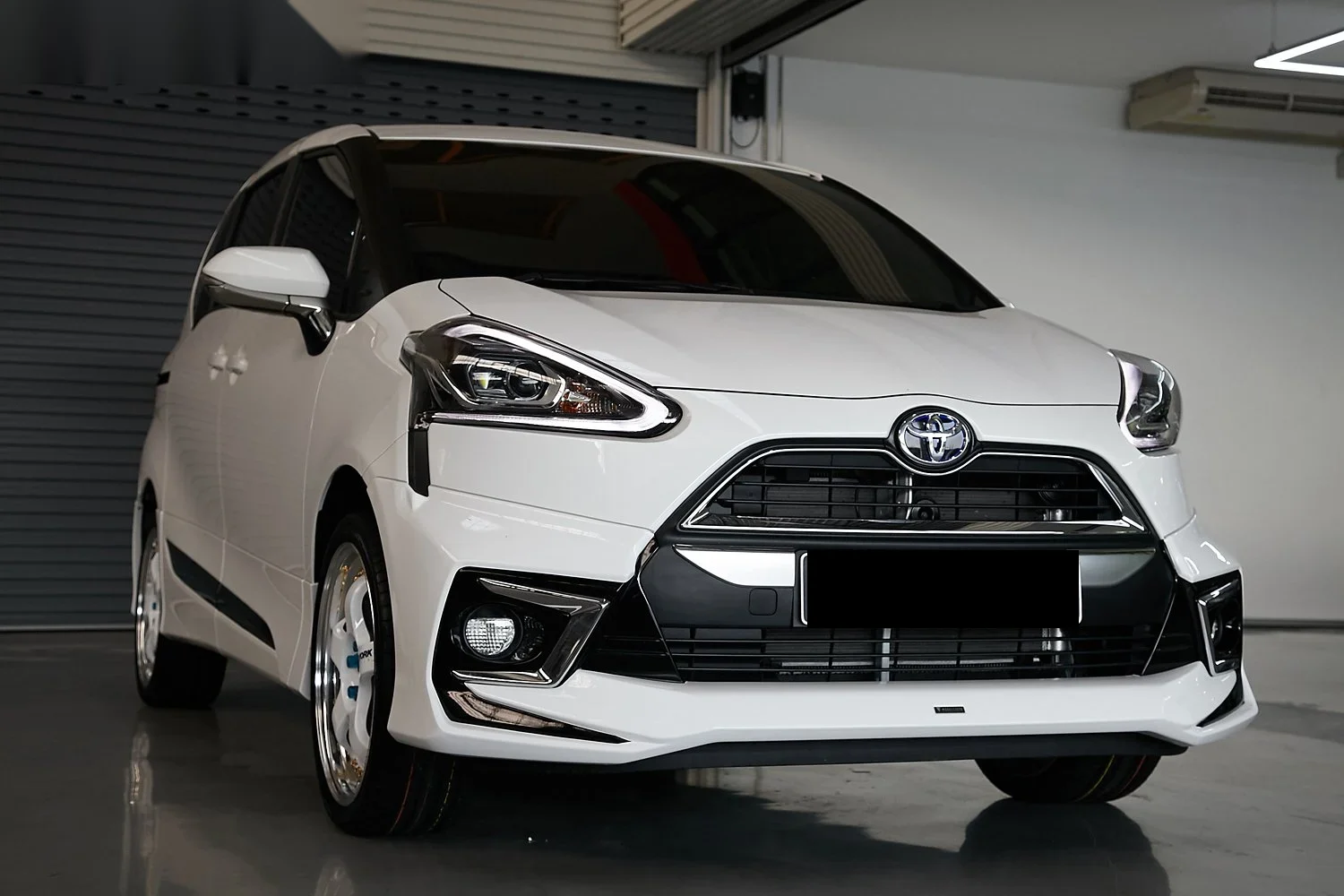 ชุดแต่ง TOYOTA SIENTA Toyota Sienta x Modellista x WORK Prodrive Shop ภาพ 3