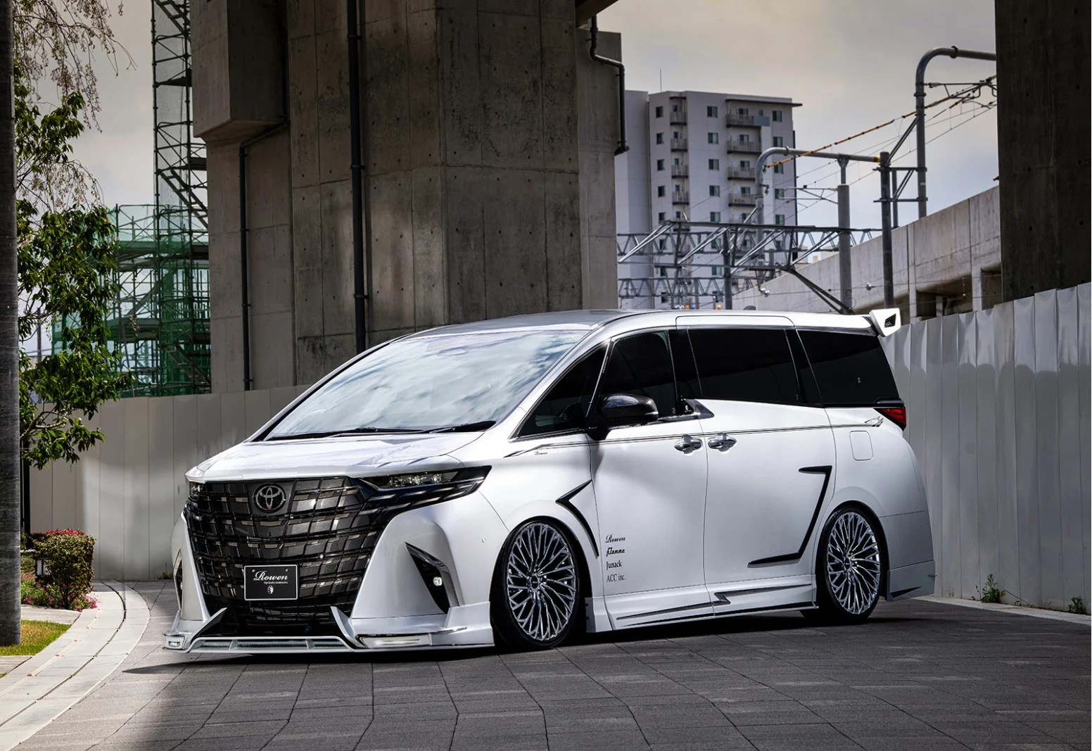 ชุดแต่ง TOYOTA 40ALPHARD Executive Lounge/Z/X AAHH4#W/AGH4#W 2023/6- Rowen Japan ภาพ 4