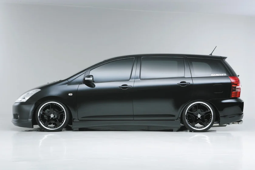ชุดแต่ง TOYOTA WISH WALD Japan เอ็กเซ็กคิวทีฟไลน์ ภาพ 4