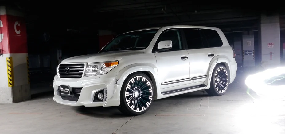 ชุดแต่ง TOYOTA LAND CRUISER 200 WALD Japan สปอร์ตไลน์ แบล็กไบซัน เอดิชัน ภาพ 22