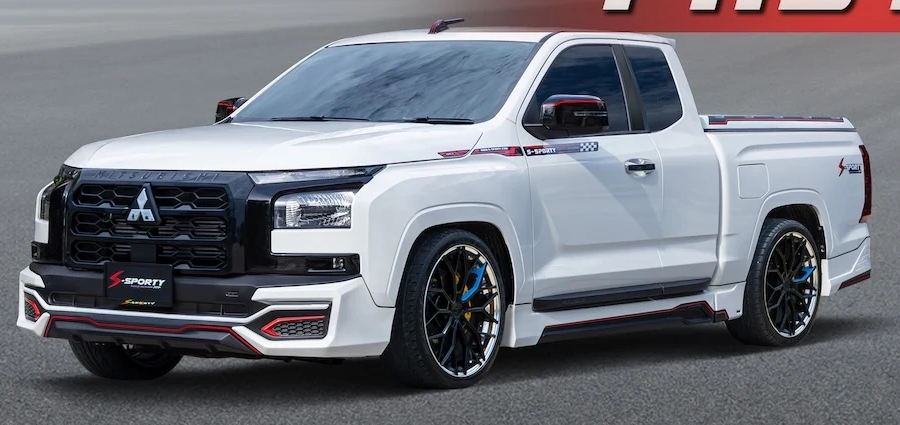 ชุดแต่ง TRITON 2024 – FAST X ภาพรถเต็มคันมุมหน้าจากต้นทาง S-Sporty