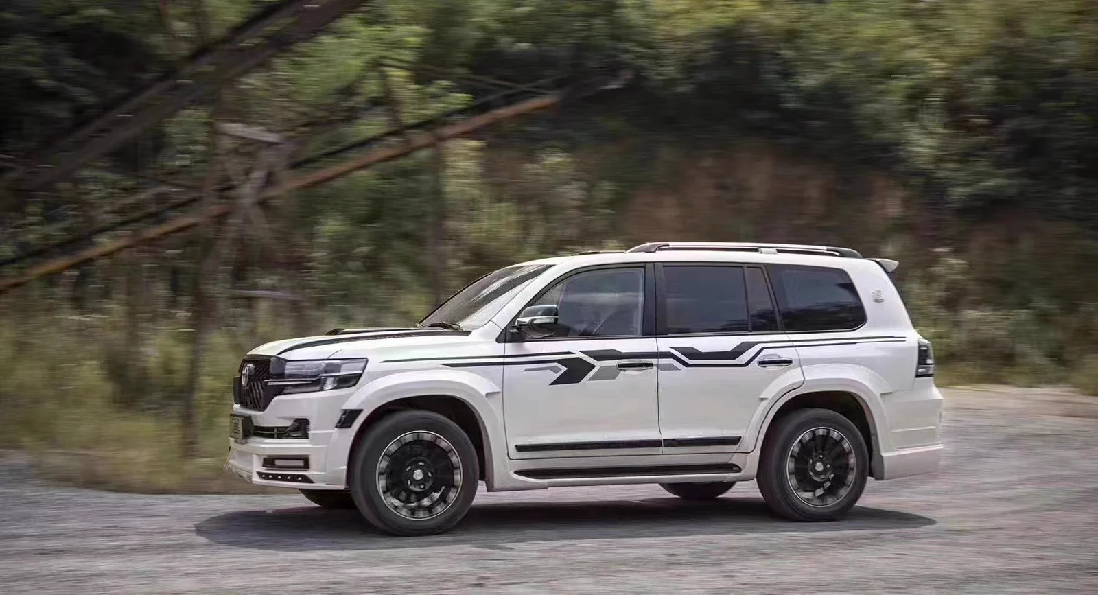 รูปชุดแต่ง ชุดแต่ง TOYOTA Land Cruiser 2016 2020 WALD 200 ภาพที่ 6