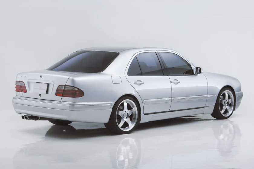 ชุดแต่ง MERCEDES-BENZ E-CLASS WALD Japan เอ็กเซ็กคิวทีฟไลน์ ภาพ 2
