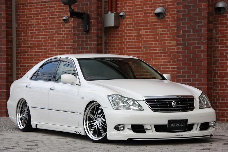 ชุดแต่งรอบคัน JOB DESIGN HYBRID สำหรับ TOYOTA CROWN GRS18 ภาพสินค้าที่เลือก