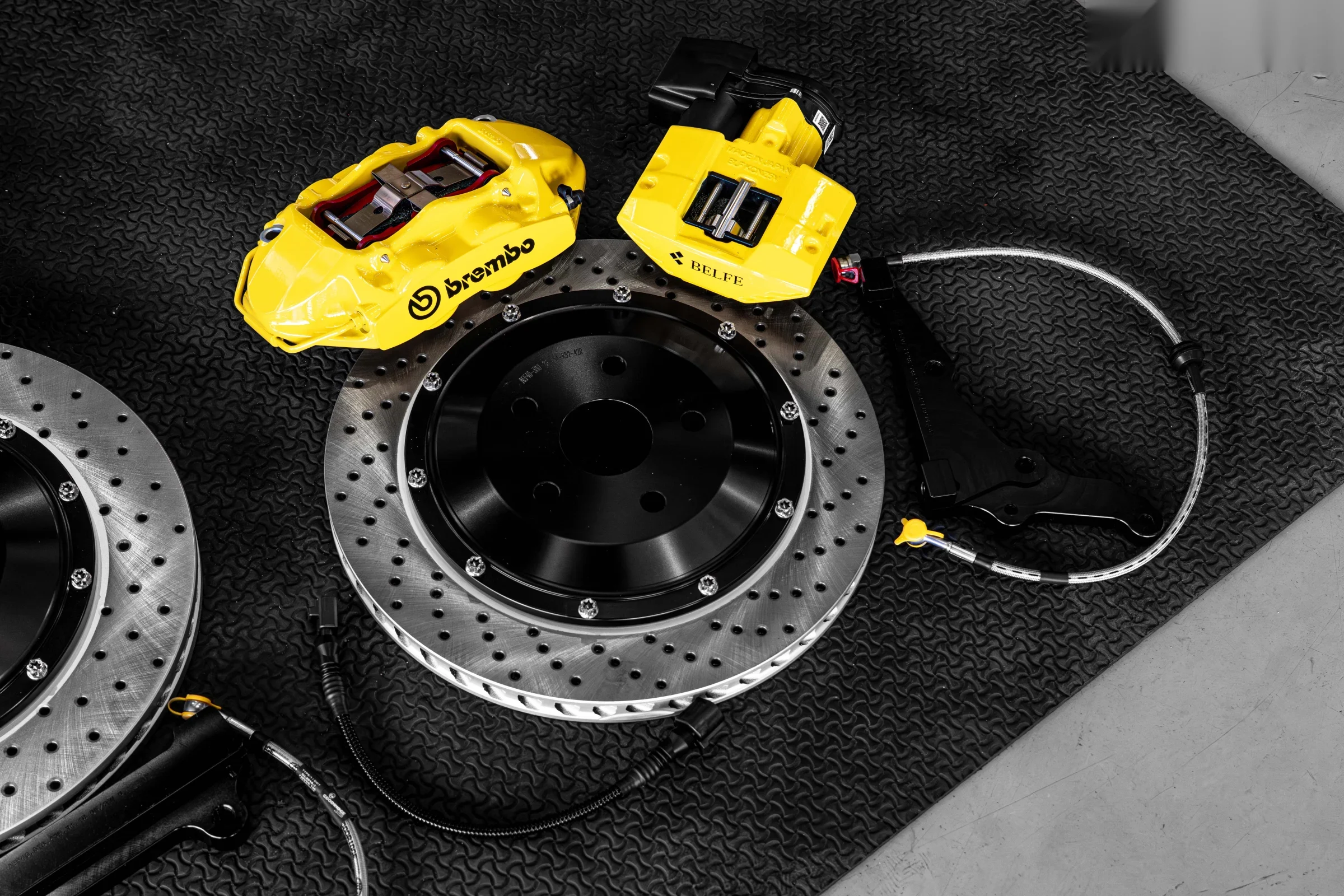ชุดแต่ง TOYOTA VELLFIRE Toyota Vellfire 40 x Work GNOSIS CVF 21′′ x Brembo GT Brake Kit x PERF Brake x WALD bodykits Prodrive Shop ภาพ 12