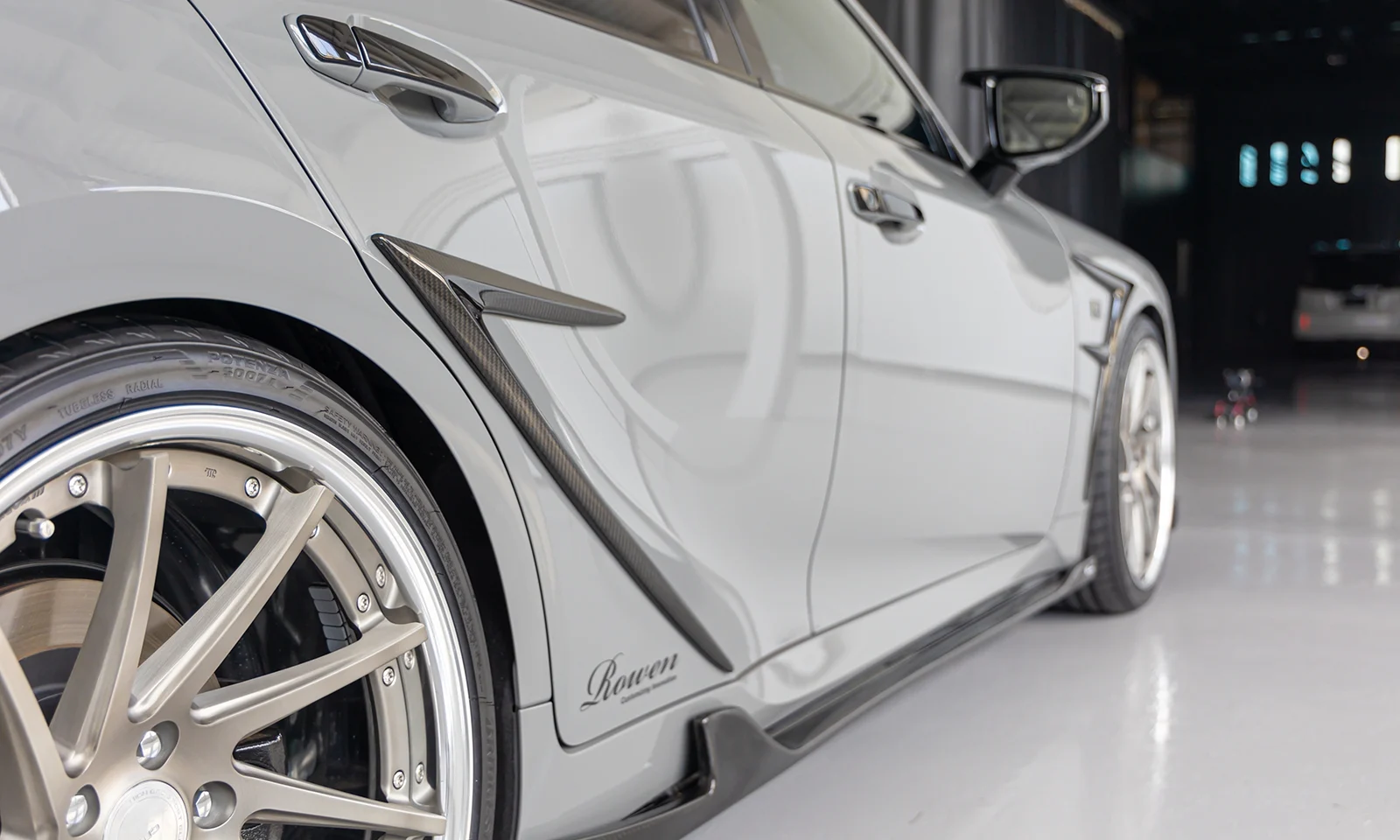 ชุดแต่ง LEXUS IS500 F-SPORT Performance 5BA-USE30 2022.08 Rowen Japan ภาพ 16