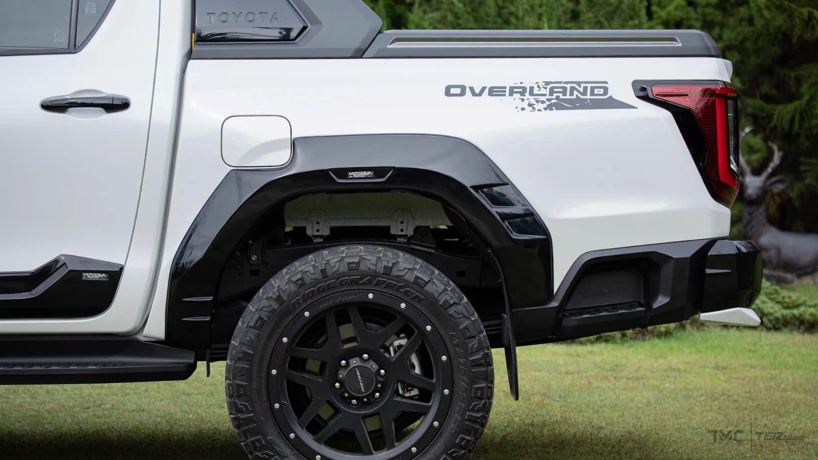 รูปชุดแต่ง ชุดแต่ง TOYOTA Hilux TRAVO 2025 2028 VazoomaX ภาพที่ 6
