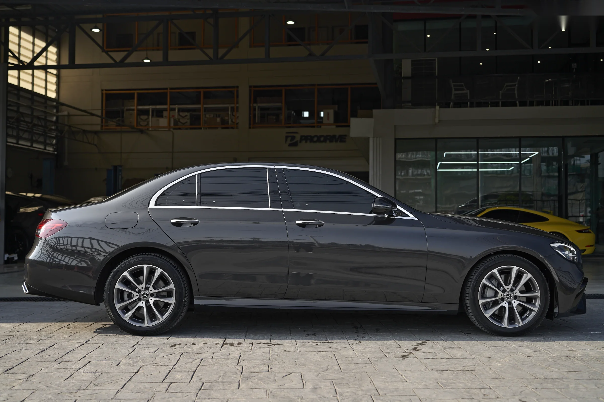 ชุดแต่ง MERCEDES BENZ W213 Mercedes-Benz W213 Face Lift x AMG Prodrive Shop ภาพ 8