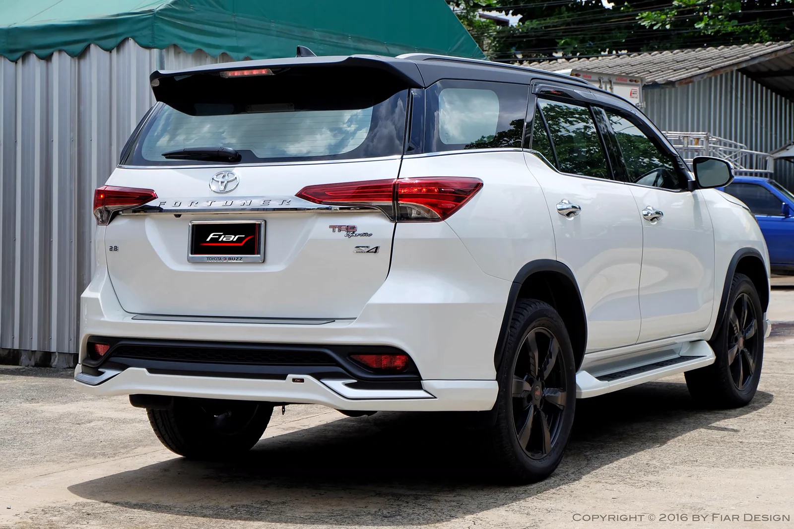รูปชุดแต่ง ชุดแต่ง Toyota Fortuner 2015 2019 Fiar Design Fiar V2 ภาพที่ 4