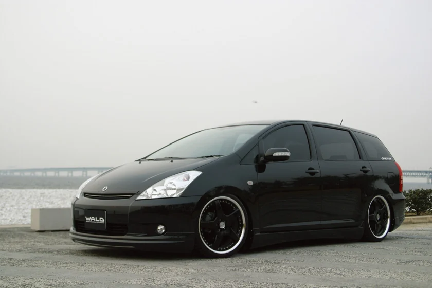 ชุดแต่ง TOYOTA WISH WALD Japan เอ็กเซ็กคิวทีฟไลน์ ภาพ 7