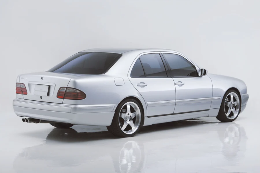 รูปชุดแต่ง ชุดแต่ง Mercedes-Benz E Class W210 WALD 4Doors Facelift ภาพที่ 2
