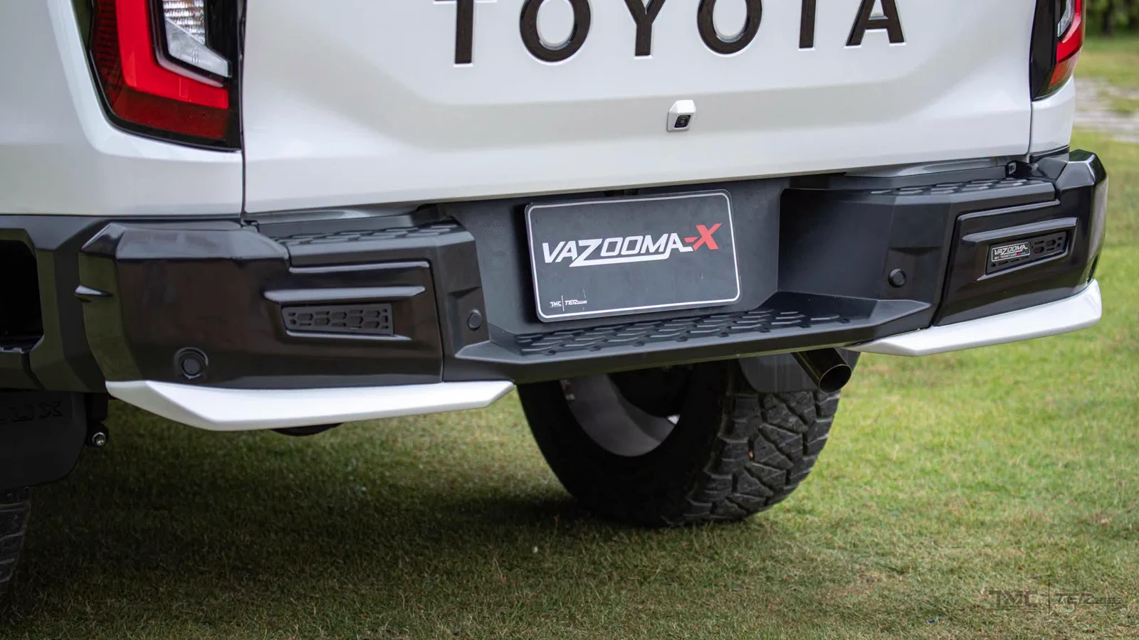 รูปชุดแต่ง ชุดแต่ง TOYOTA Hilux TRAVO 2025 2028 VazoomaX ภาพที่ 4
