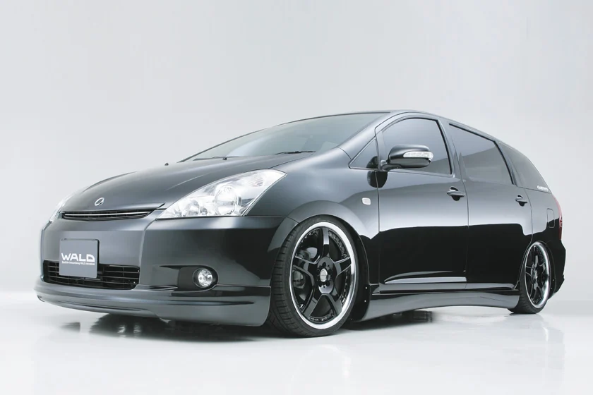 ชุดแต่ง TOYOTA WISH WALD Japan เอ็กเซ็กคิวทีฟไลน์ ภาพ 3