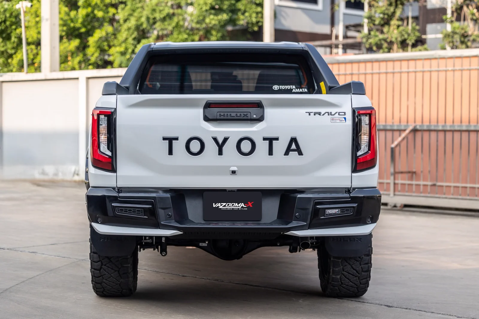 รูปชุดแต่ง ชุดแต่ง TOYOTA Hilux TRAVO 2025 2028 VazoomaX ภาพที่ 2