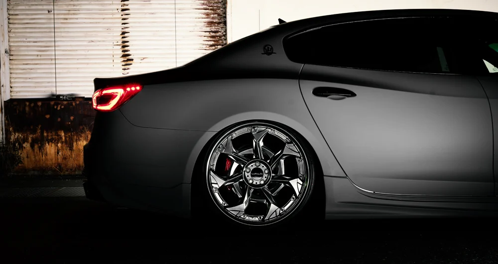 ชุดแต่ง MASERATI QUATTROPORTE WALD Japan เอ็กเซ็กคิวทีฟไลน์ ภาพ 26