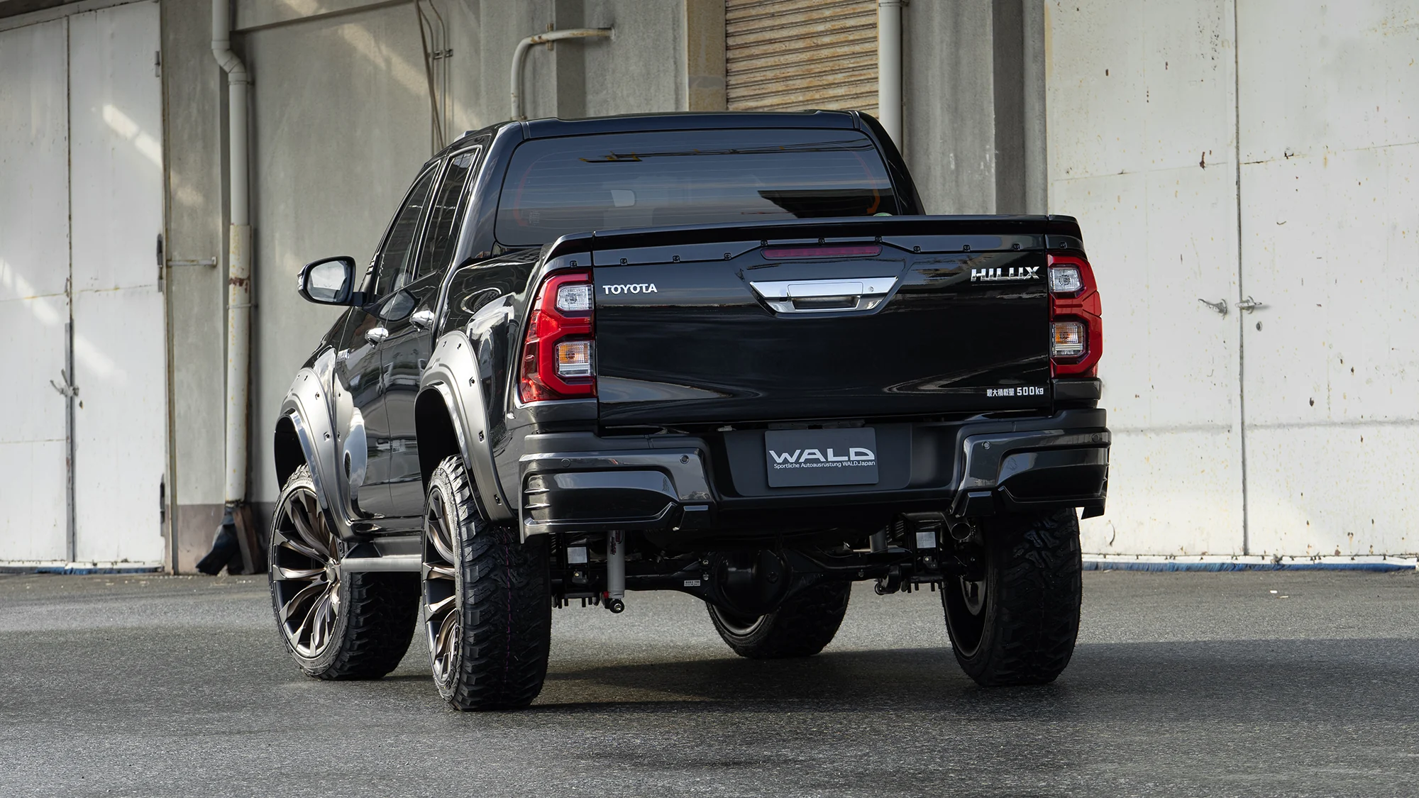 ชุดแต่ง TOYOTA HILUX WALD Japan สปอร์ตไลน์ แบล็กไบซัน เอดิชัน HALF TYPE ภาพ 18