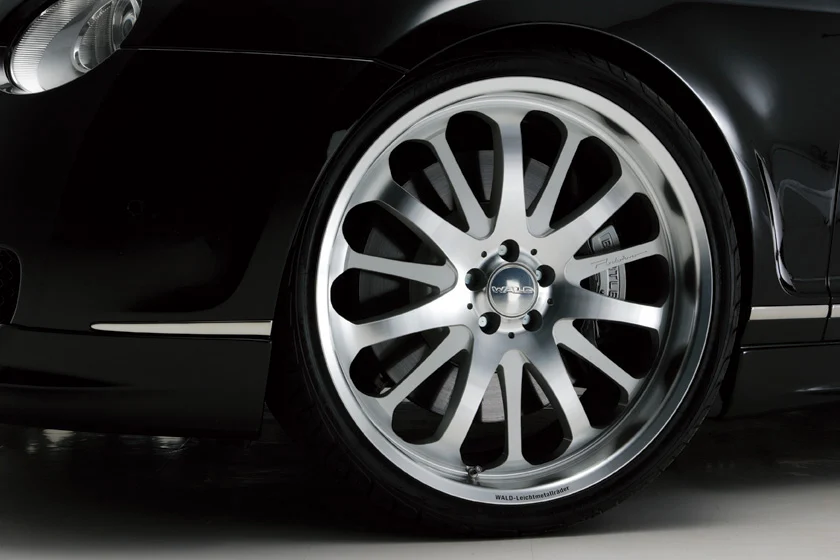 ชุดแต่ง BENTLEY CONTINENTAL GT WALD Japan เอ็กเซ็กคิวทีฟไลน์ ภาพ 9