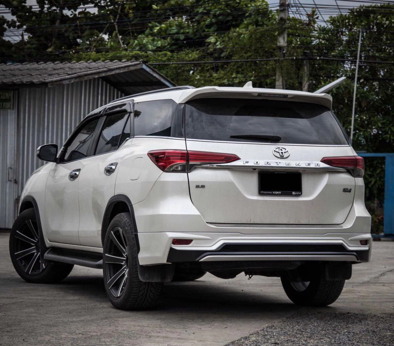 รูปชุดแต่ง ชุดแต่ง Toyota Fortuner 2015 2019 Fiar Design Fiar V1 ภาพที่ 5