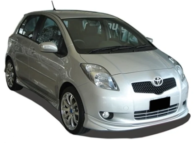 ชุดแต่ง YARIS HATCHBACK 2006 Sport ภาพรถเต็มคันมุมหน้าจากต้นทาง S-Sporty