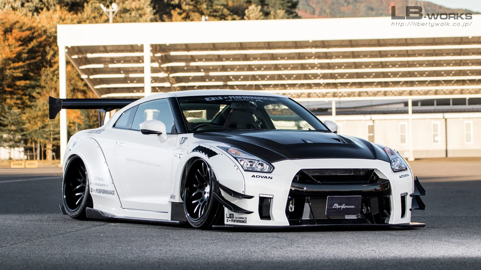 รูปชุดแต่ง ชุดแต่ง Nissan GTR R35 LB Work Type 2 ภาพที่ 1
