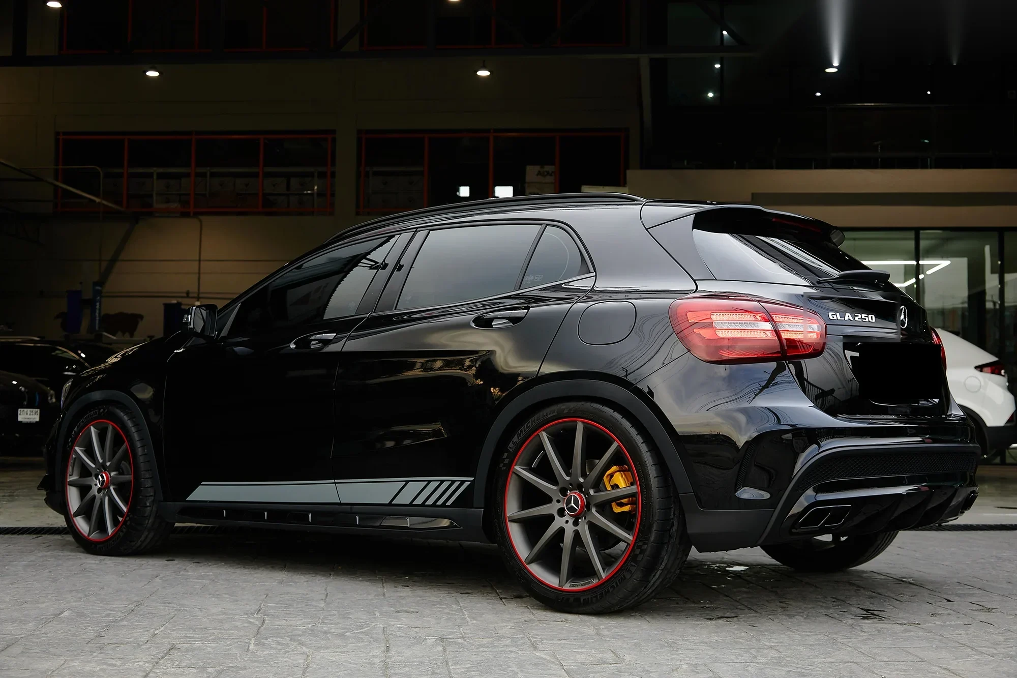ชุดแต่ง MERCEDES BENZ GLA Mercedes-Benz GLA ติดตั้งชุดแต่ง GLA45 AMG Prodrive Shop ภาพ 7