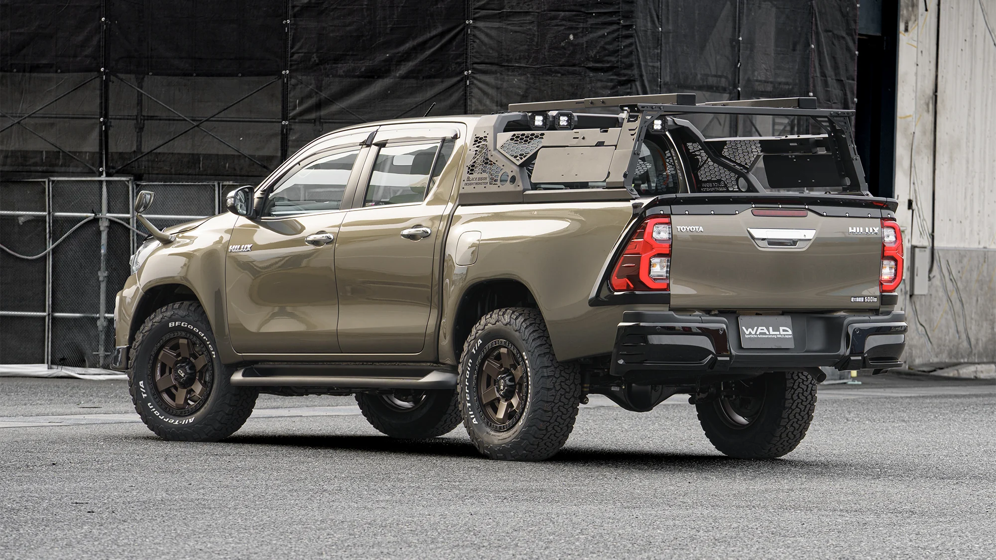 ชุดแต่ง TOYOTA HILUX WALD Japan สปอร์ตไลน์ แบล็กไบซัน เอดิชัน BUMPER TYPE ภาพ 15