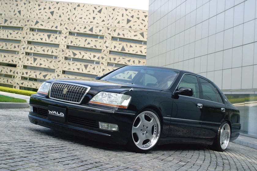 ชุดแต่ง TOYOTA CROWN MAJESTA WALD Japan เอ็กเซ็กคิวทีฟไลน์ ภาพ 3