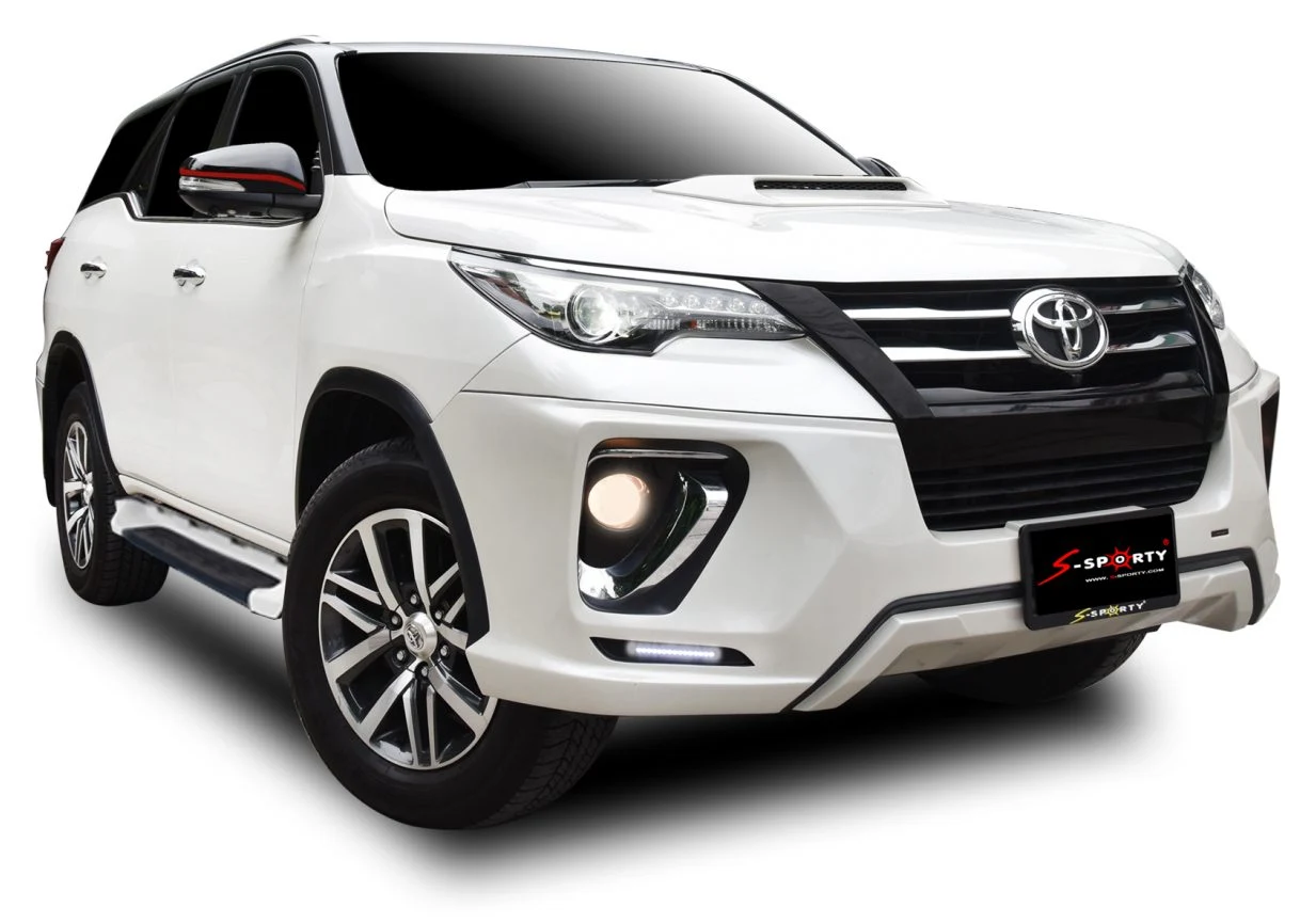 ชุดแต่ง FORTUNER 2018 – SPORT 1 ภาพรถเต็มคันมุมหน้าจากต้นทาง S-Sporty
