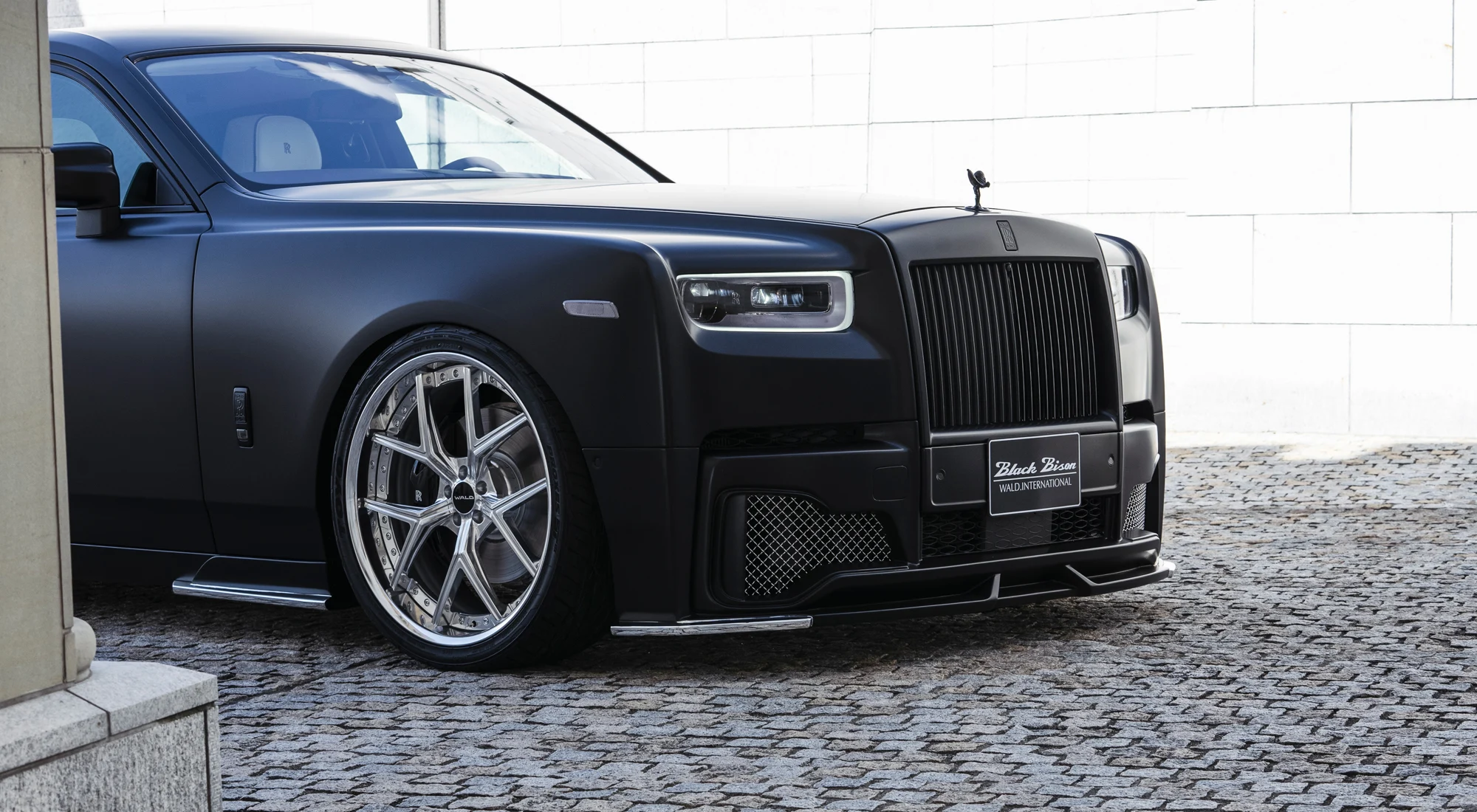 ชุดแต่ง ROLLS-ROYCE PHANTOM 8 WALD Japan สปอร์ตไลน์ แบล็กไบซัน เอดิชัน ภาพ 13