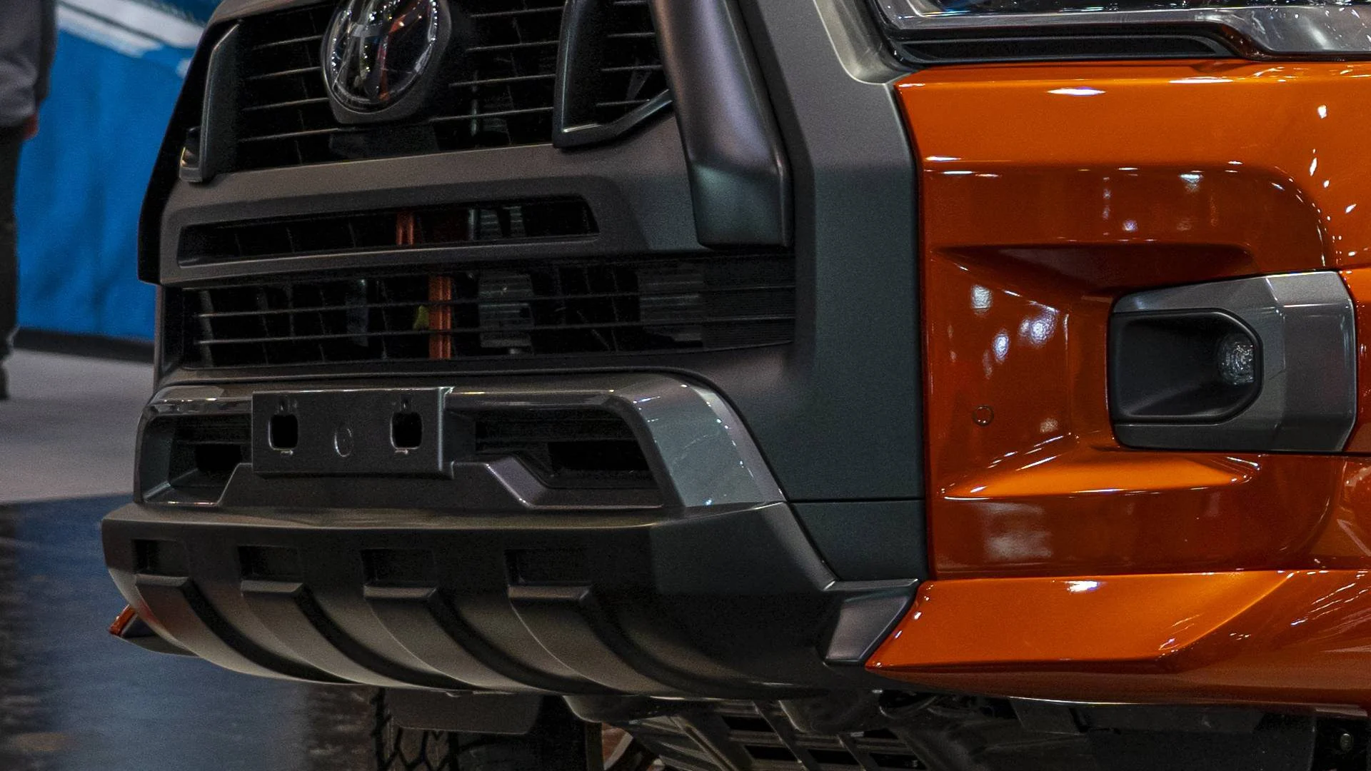 ลิ้นเสริมกันชนหน้า Prior Design TOYOTA Hilux Invincible 2018+ ภาพสินค้าที่เลือก