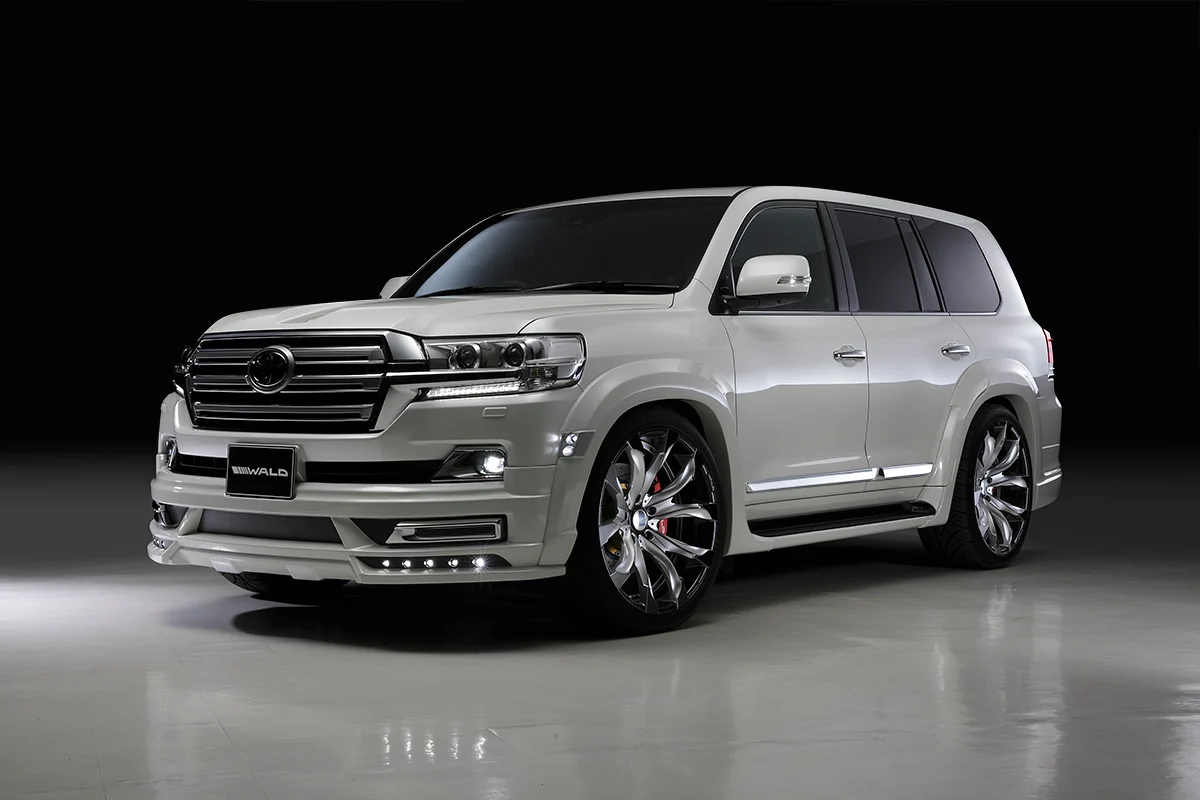 ชุดแต่ง TOYOTA LAND CRUISER 200 WALD Japan สปอร์ตไลน์ ภาพ 2