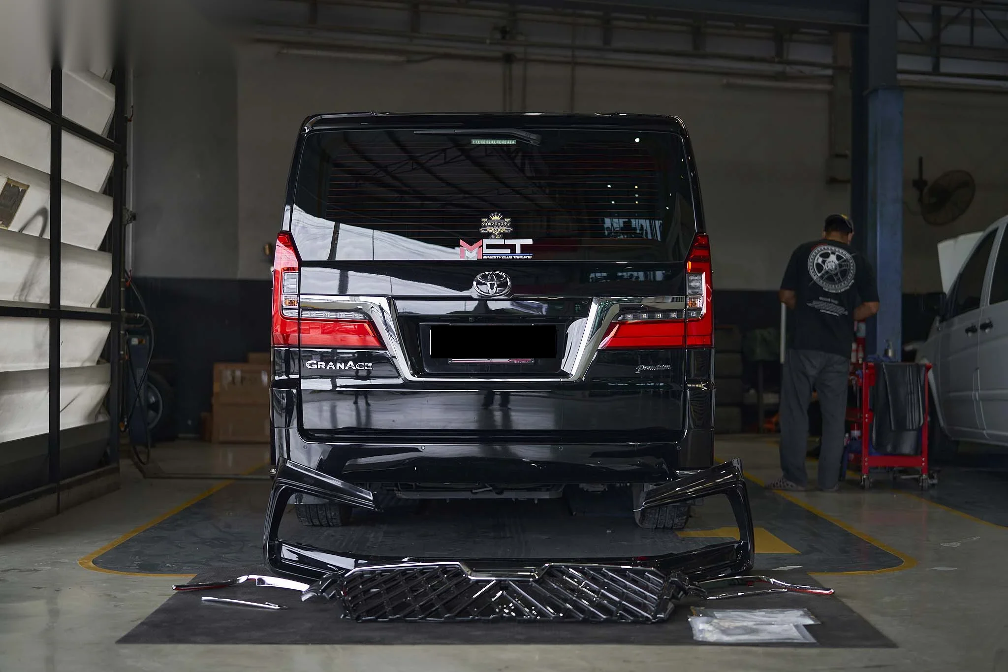 ชุดแต่ง TOYOTA Majesty Toyota Majesty x WALD ชุดแต่งรอบคัน Prodrive Shop ภาพ 9