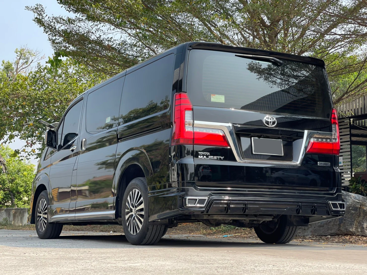 รูปชุดแต่ง ชุดแต่ง Toyota Majesty AMT ภาพที่ 4