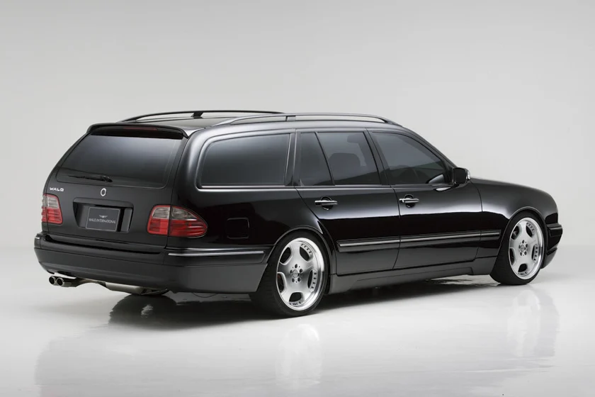 ชุดแต่ง MERCEDES-BENZ E-CLASS WAGON WALD Japan เอ็กเซ็กคิวทีฟไลน์ ภาพ 8