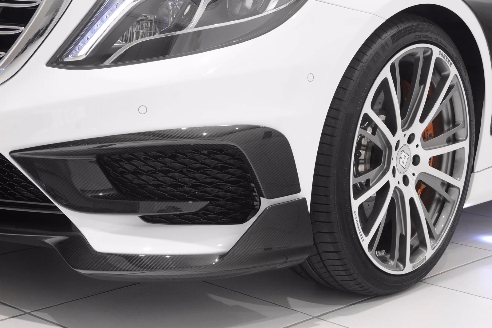 รูปชุดแต่ง ชุดแต่ง Mercedes-Benz S Class 2015 Brabus ภาพที่ 3