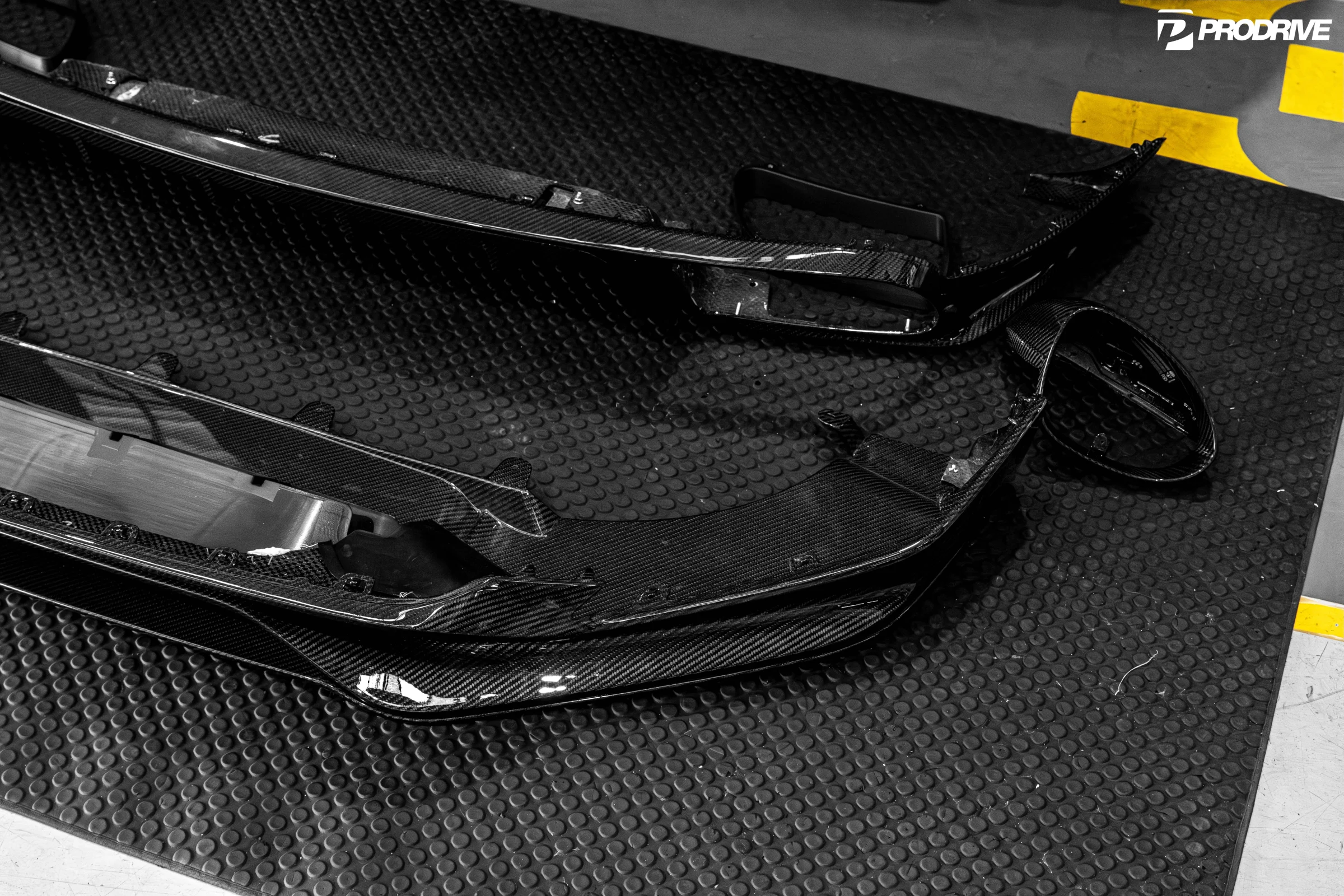 ชุดแต่ง PORSCHE E3.2 Porsche Cayenne Coupe E3.2 x Craftec คาร์บอน Parts Prodrive Shop ภาพ 13