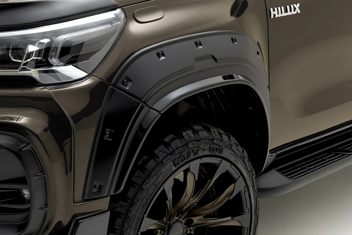 ชุดแต่ง TOYOTA HILUX WALD Japan สปอร์ตไลน์ แบล็กไบซัน เอดิชัน BUMPER TYPE ภาพ 12