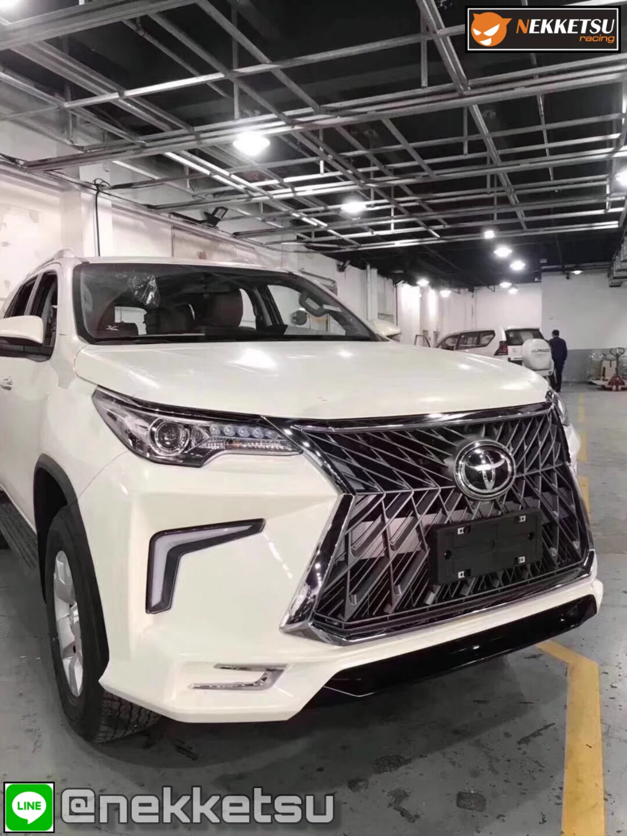 รูปชุดแต่ง ชุดแต่ง Toyota Fortuner 2015 2019 V.3 HK ภาพที่ 2