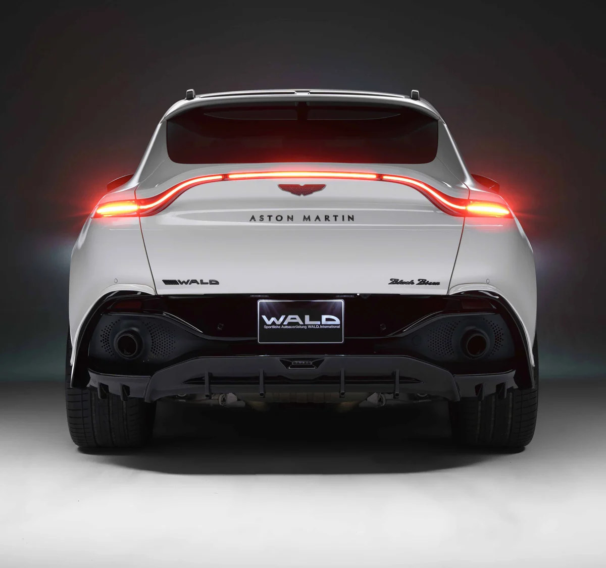 ชุดแต่ง ASTON MARTIN DBX WALD Japan สปอร์ตไลน์ แบล็กไบซัน เอดิชัน ภาพ 26