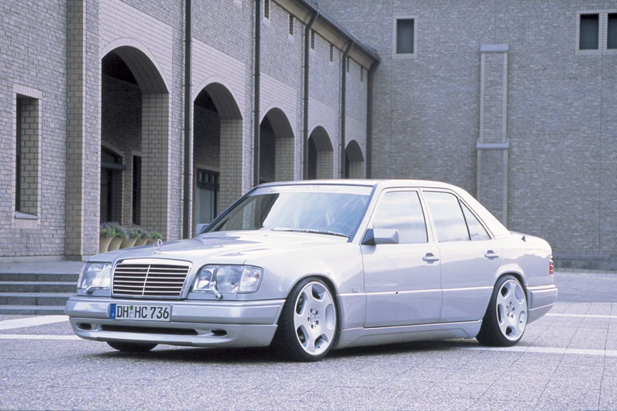 รูปชุดแต่ง ชุดแต่ง Mercedes-Benz E Class W124 WALD 4Door ภาพที่ 3