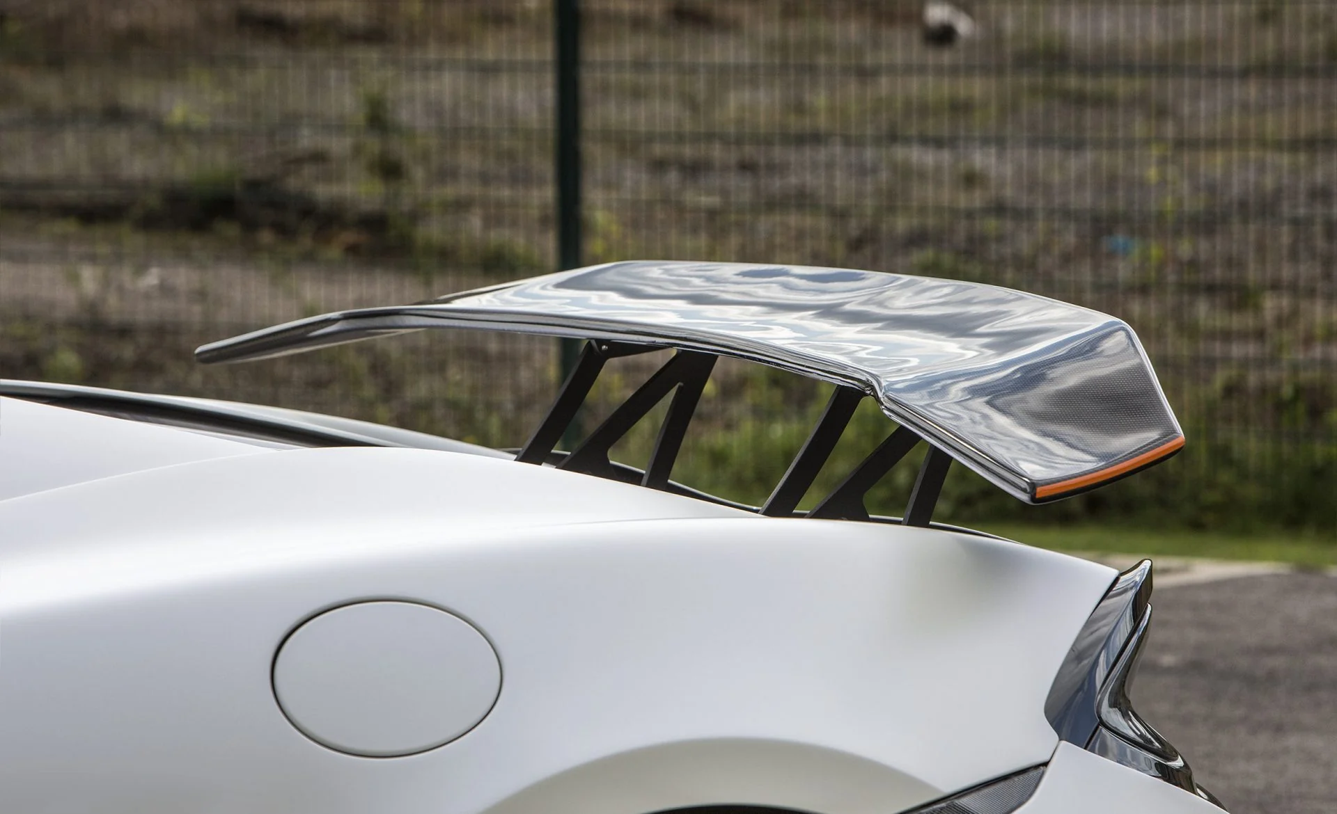 ปีกสปอยเลอร์ท้าย Prior Design PD1 Rear Wing for McLaren 570S ภาพสินค้าที่เลือก