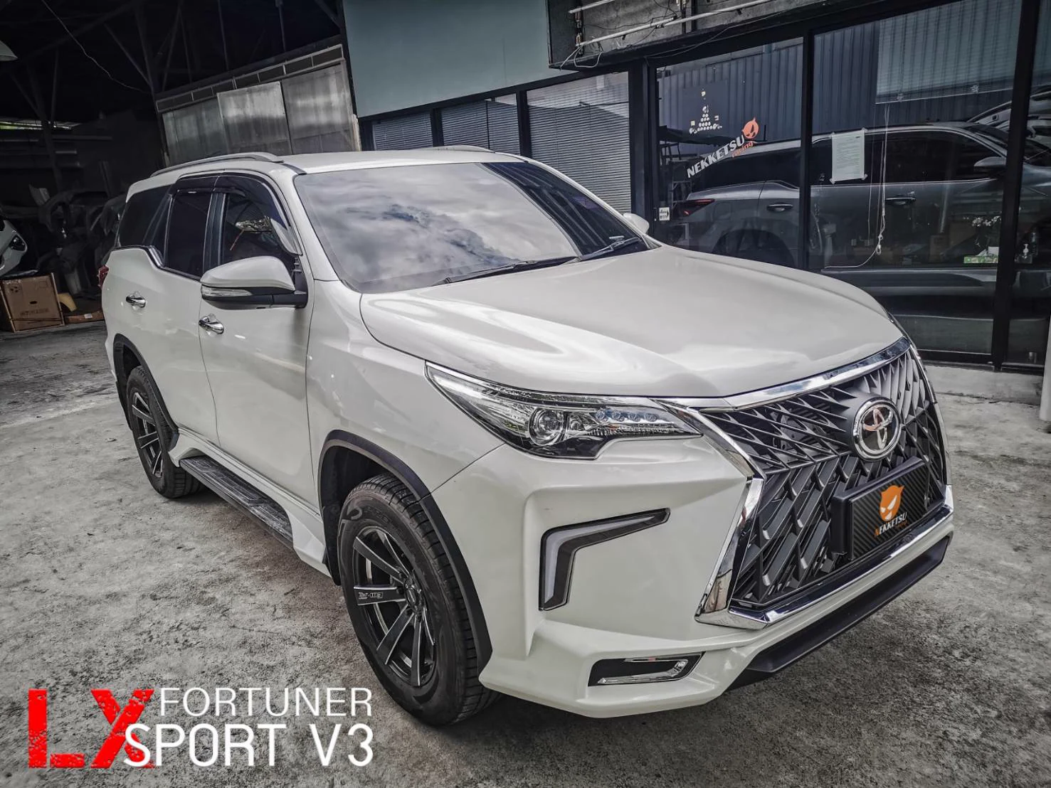 รูปชุดแต่ง ชุดแต่ง Toyota Fortuner 2015 2019 V.3 HK ภาพที่ 13