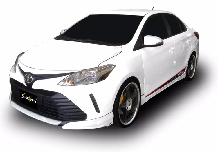ชุดแต่ง Toyota Vios SMILE ภาพรถเต็มคันมุมหน้าจากต้นทาง S-Sporty