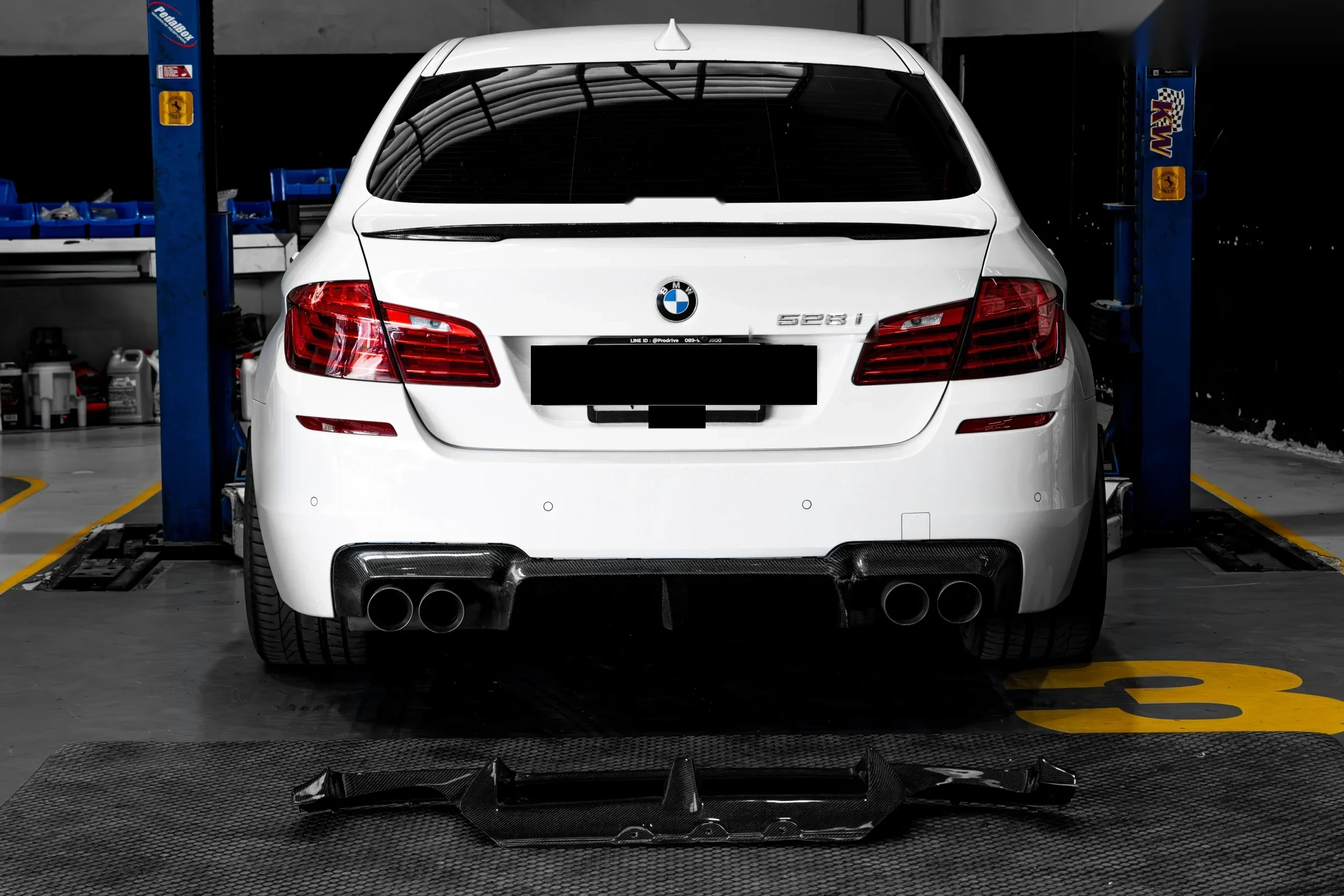 ชุดแต่ง BMW F10 / F11 BMW F10 x คาร์บอน ดิฟฟิวเซอร์หลัง Prodrive Shop ภาพ 2