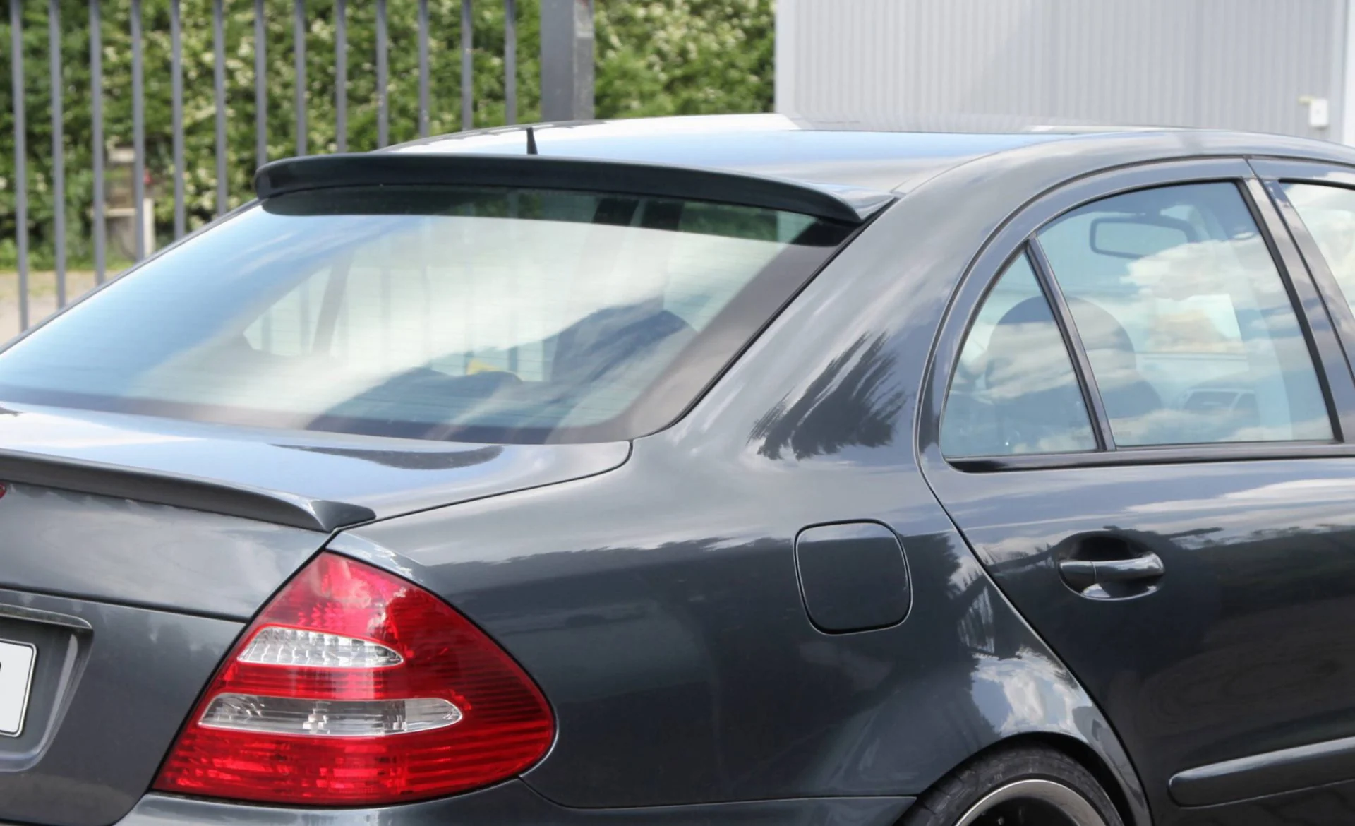สปอยเลอร์หลังคา PD65 Prior Design MERCEDES-BENZ E-Class W211 ภาพสินค้าที่เลือก