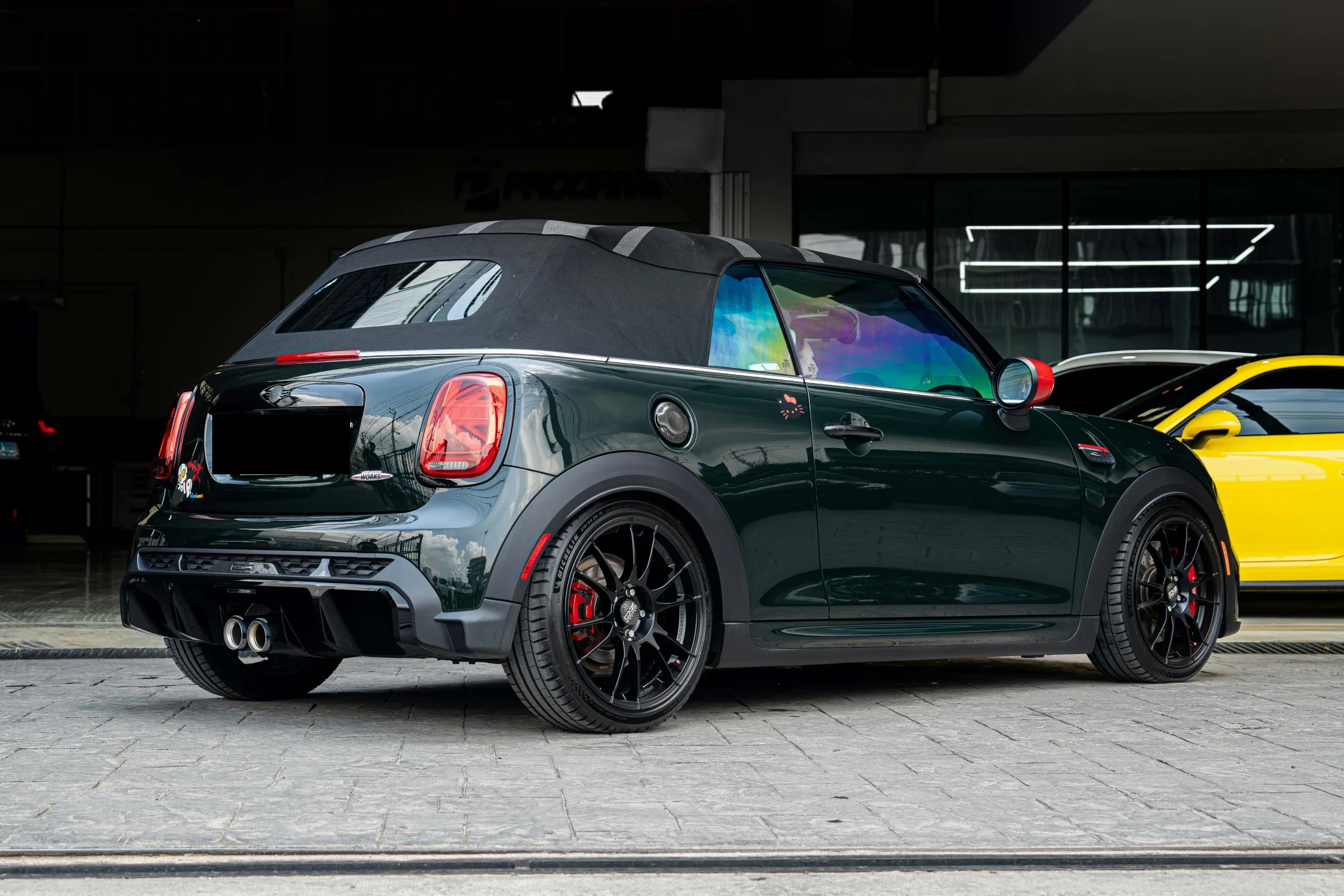 ชุดแต่ง MINI CONVERTIBLE Mini Cooper JCW F57 x Original Mini US. Spec Fenders Prodrive Shop ภาพ 9