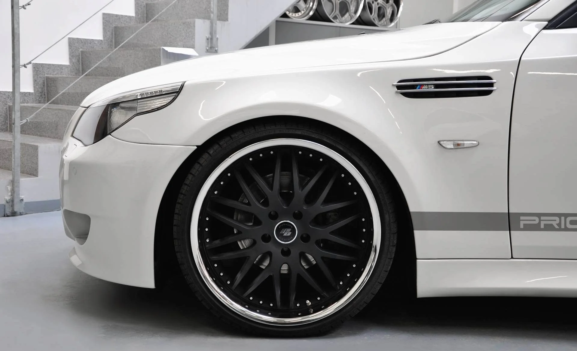 โป่งล้อหรือแก้มข้าง PDM5 Prior Design BMW 5-Series E60 Limousine ภาพสินค้าที่เลือก