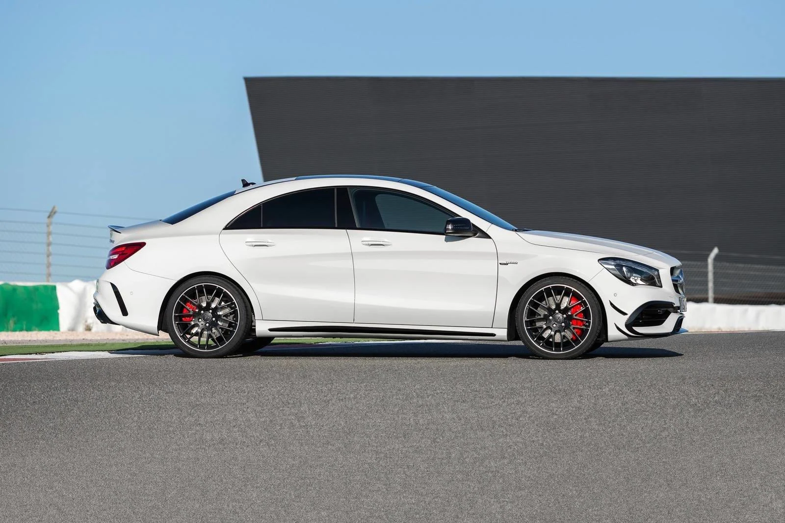 รูปชุดแต่ง ชุดแต่ง Mercedes-Benz CLA 45 AMG Facelifts ภาพที่ 6
